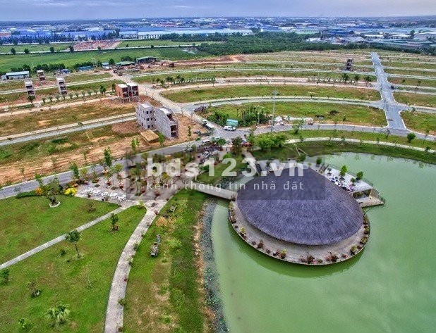 Bán gấp nền đất khu view trực diện Hồ Sen trung tâm. giả chỉ 1ty2 90m2 SHR công chứng ngay