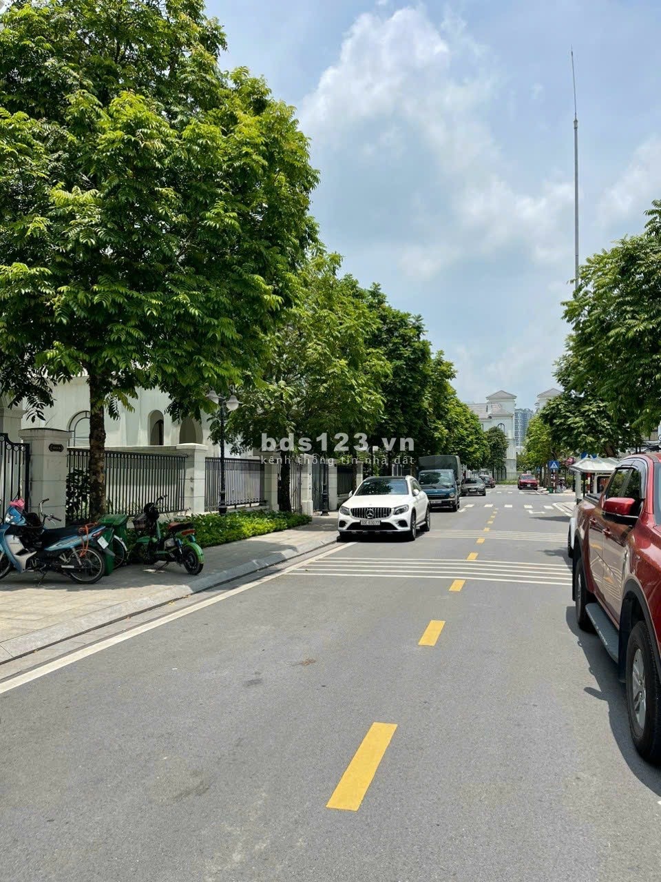 Biệt thự song lập Sao Biển view hồ 27.3 tỷ bao phí Vin Gia Lâm, Hà Nội (0985941715)