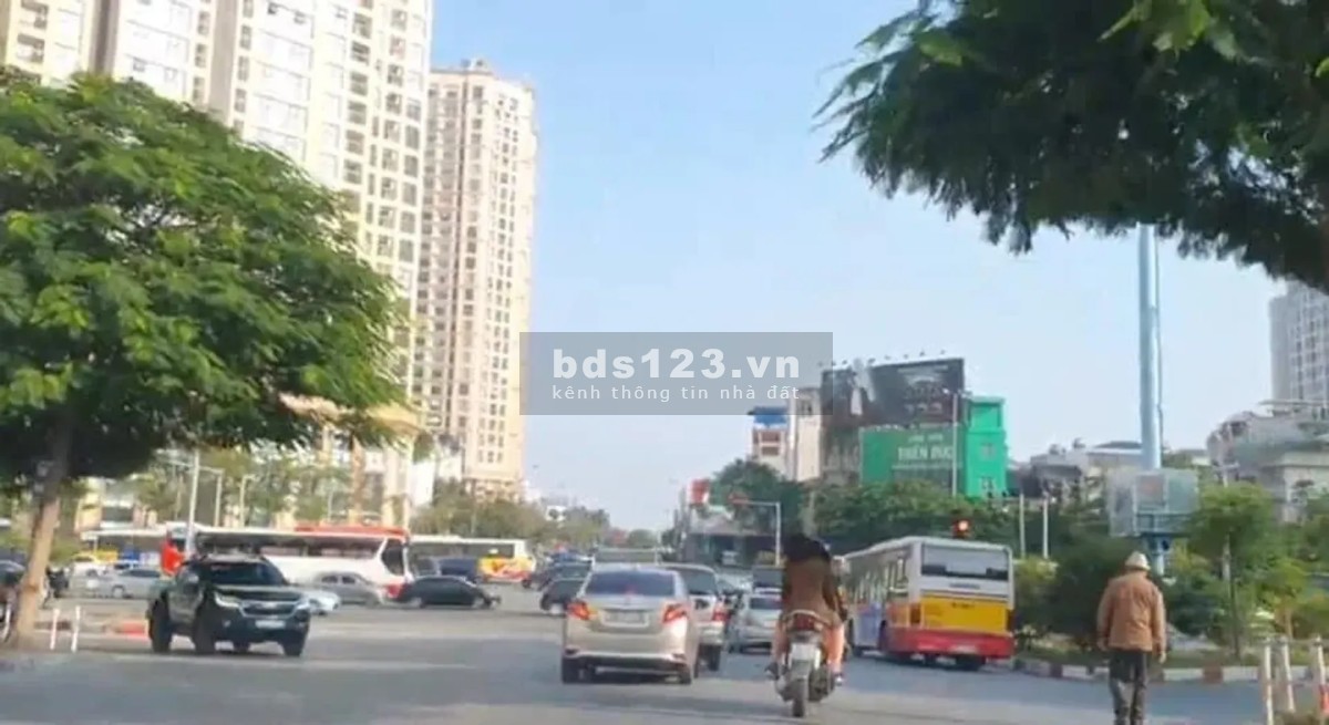 Chính chủ nhờ bán lô đất mặt phố Nguyễn Hoàng Tôn Tây Hồ giá 16,5 tỷ diện tích 118m2