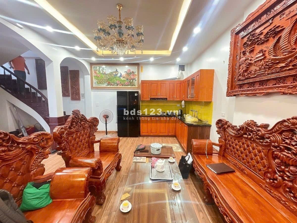Ô TÔ NHỎ QUA NHÀ - NGÕ THÔNG - VỊ TRÍ CỰC ĐẸP - 5M Ô TÔ TRÁNH NHAU - NHÀ MẶT TIỀN RỘNG
