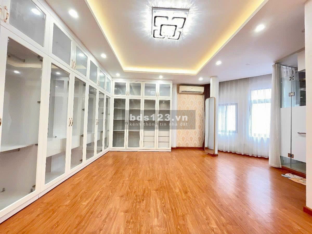 Ô TÔ NHỎ QUA NHÀ - NGÕ THÔNG - VỊ TRÍ CỰC ĐẸP - 5M Ô TÔ TRÁNH NHAU - NHÀ MẶT TIỀN RỘNG