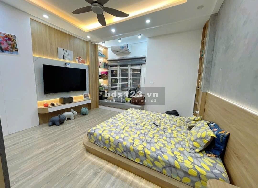 Nhà đẹp Vũ Tông Phan - Ô tô lùi cửa nhà - Thang máy – 9 Tỷ