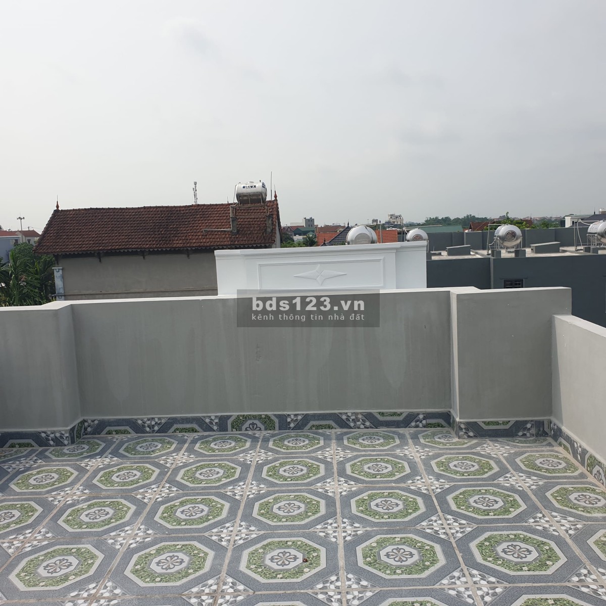 2 tỷ 700 morning vào tận gara. - Diện tích: 47 m2 - Mặt tiền: 3.9 m - Liên hệ: 0963-834-581