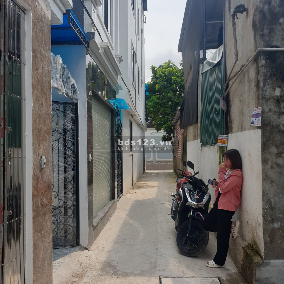 2 tỷ 700 morning vào tận gara. - Diện tích: 47 m2 - Mặt tiền: 3.9 m - Liên hệ: 0963-834-581