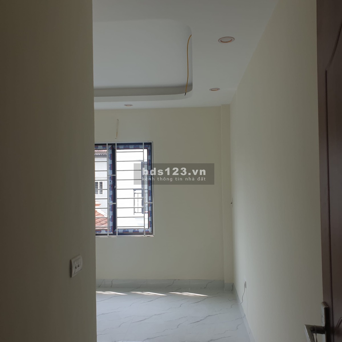 2 tỷ 700 morning vào tận gara. - Diện tích: 47 m2 - Mặt tiền: 3.9 m - Liên hệ: 0963-834-581