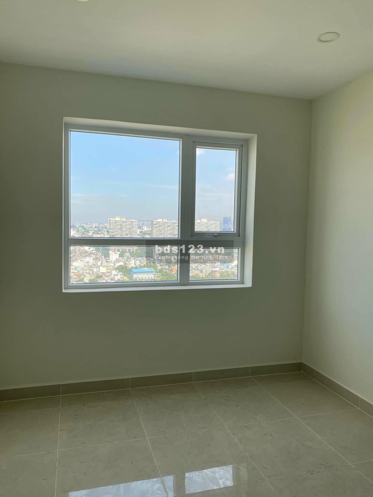 Bán gấp căn hộ Topaz mt Tạ Quang Bửu Quận 8, cách quận 1 5 phút, 67m2 2PN giá tốt
