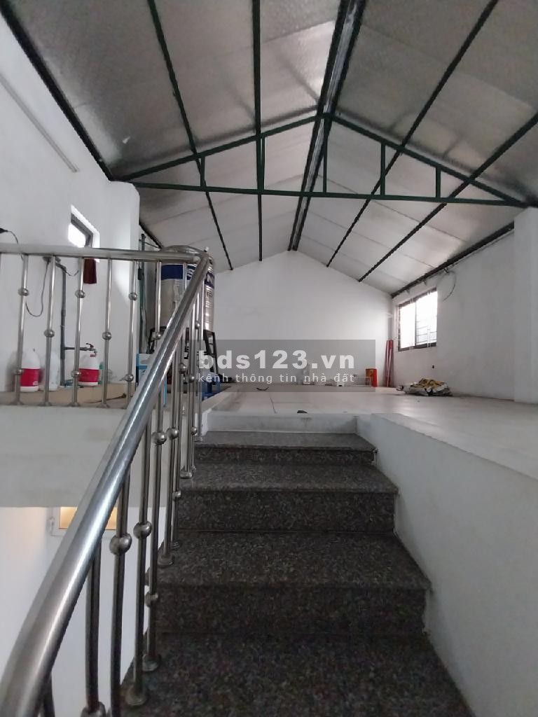 Bán nhà gần chợ Ngọc Thuỵ, Long Biên, cách oto 7m, nhà dân xây, 40m2, 3 tầng, giá: 4.3 tỷ