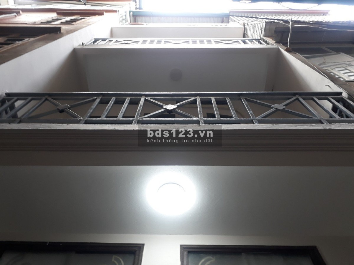 Bán Nhà Tôn Thất Tùng 4 Tầng 2 Mặt Thoáng Vị Trí Đắc Địa Nhiều Tiện Ích Giá 5,5 tỉ