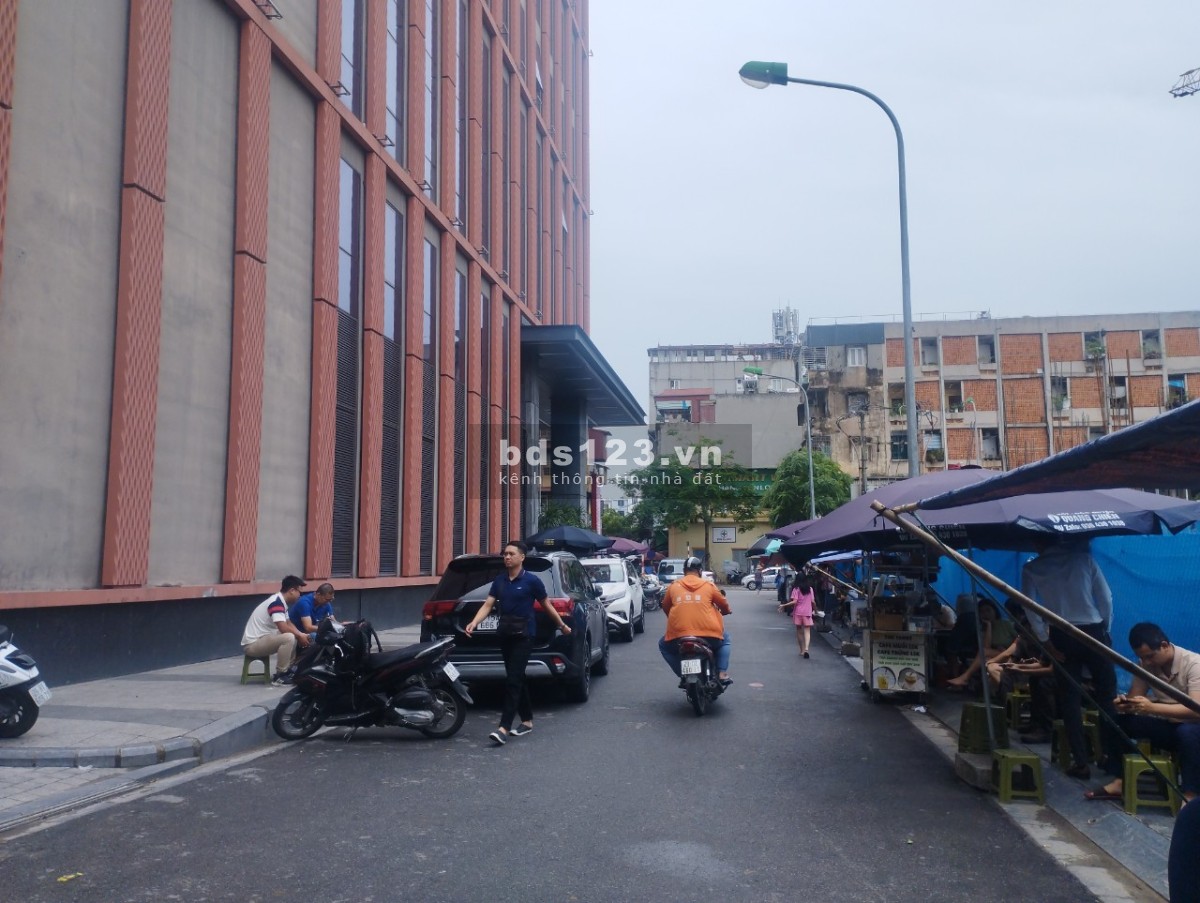 Bán Nhà Tôn Thất Tùng 4 Tầng 2 Mặt Thoáng Vị Trí Đắc Địa Nhiều Tiện Ích Giá 5,5 tỉ