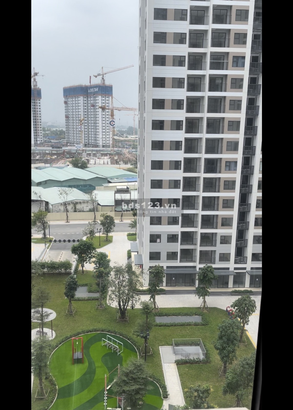 Chính chủ cần bán căn hộ 2PN ở khu Origami Vinhomes Grand Park giá 2 tỷ 6