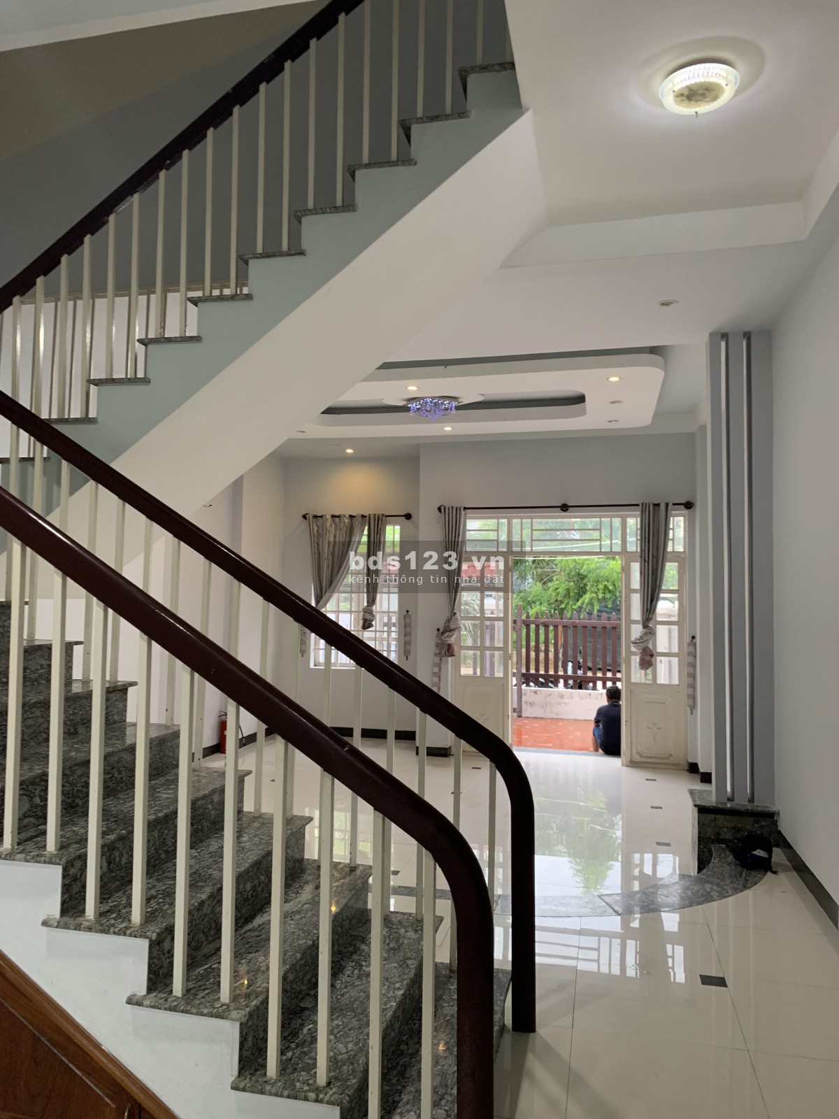 Cho thuê nhà nguyên căn 1 trệt 1 lầu