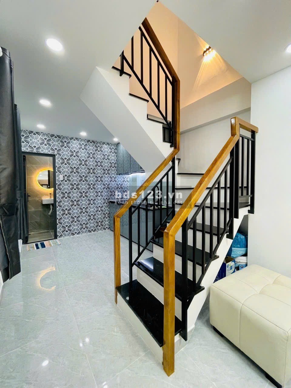 Siêu phẩm nhà mới xây, nội thất đẹp, giá chỉ 4,x tỷ, đường thông thoáng, SHR công chứng ngay