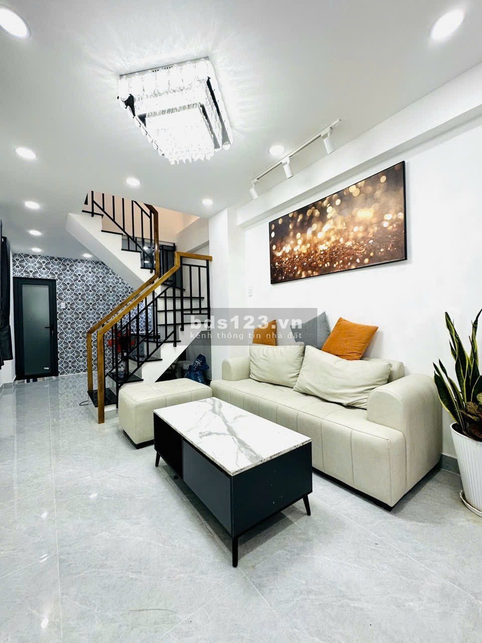 Siêu phẩm nhà mới xây, nội thất đẹp, giá chỉ 4,x tỷ, đường thông thoáng, SHR công chứng ngay