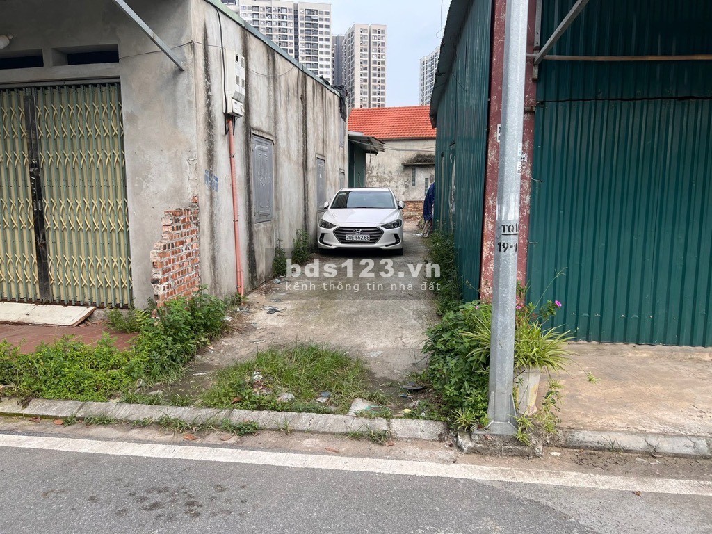 Xác thực: Bán đất Trâu Quỳ, 62m2, Hiếm - 4,3 tỉ Lô góc. Mặt tiền 5M oto vào nhà thoải mái.