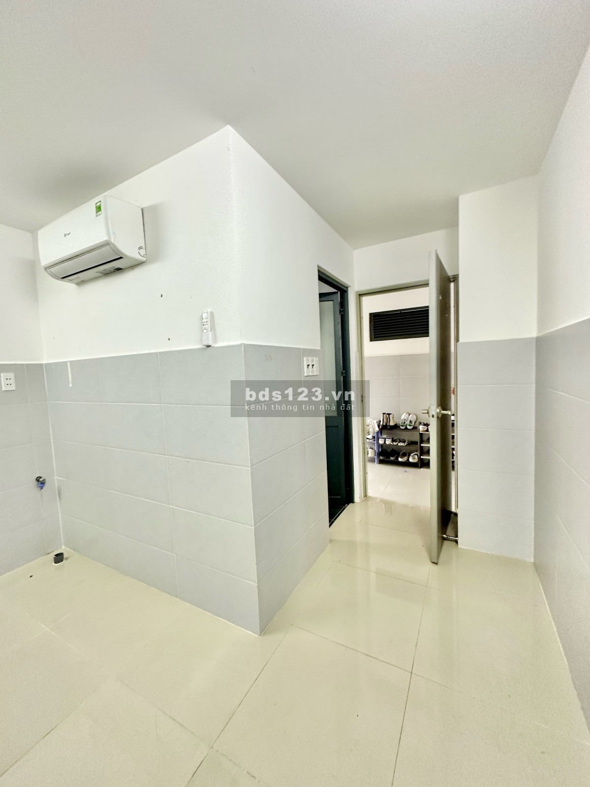 Cho thuê phòng trọ mặt tiền 98A Đặng Thùy Trâm p13 Bình Thạnh 24m2 ở được 1-3 người
