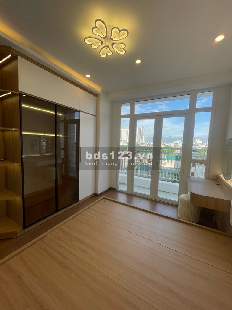 Bán Căn hộ Cao Cấp Hateco Hoàng Mai, Lô Góc, ban công Thoáng Sáng, View Hồ Yên Sở, 96m2, 3.75 Tỷ