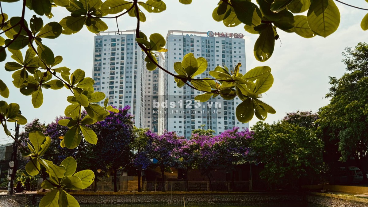 Bán Căn hộ Cao Cấp Hateco Hoàng Mai, Lô Góc, ban công Thoáng Sáng, View Hồ Yên Sở, 96m2, 3.75 Tỷ