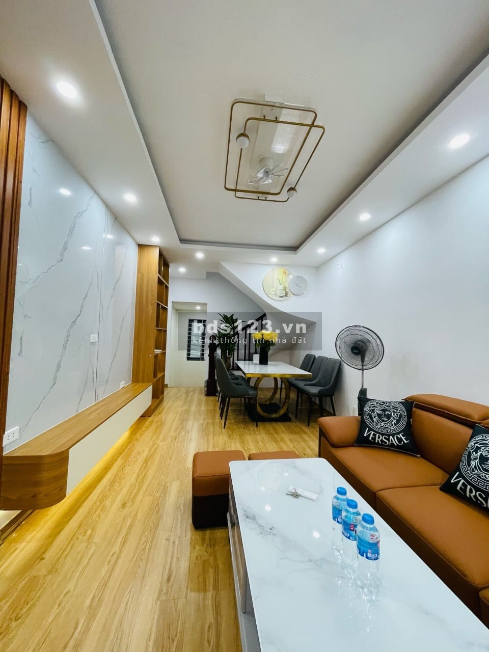 Bán Căn Hộ Phố Thanh Nhàn, Hai Bà Trưng 90m, 3 tầng, giá 3.45 tỷ.