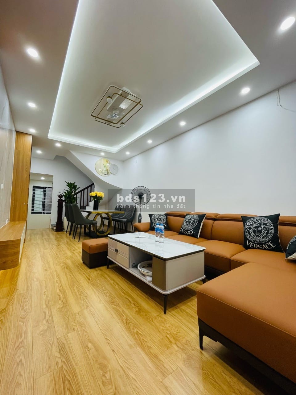 Bán Căn Hộ Phố Thanh Nhàn, Hai Bà Trưng 90m, 3 tầng, giá 3.45 tỷ.