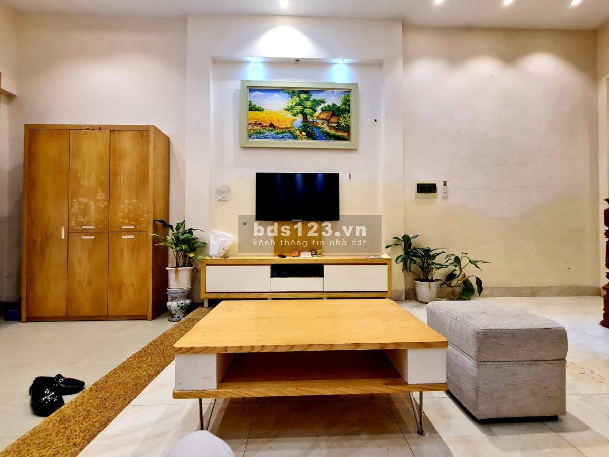 Thật 100%! Trung Kính, nhà lô góc đẹp, 3 thoáng, gần phố, full nội thất, 55m, chỉ hơn 8 tỷ