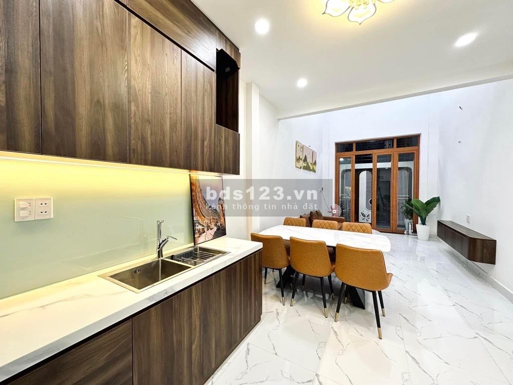 Bán nhà mới, Nở hậu, Hẻm ô tô, Phan Văn Trị - BT, 60m2, 1 trệt 1 lầu, chỉ 5,45 tỷ.