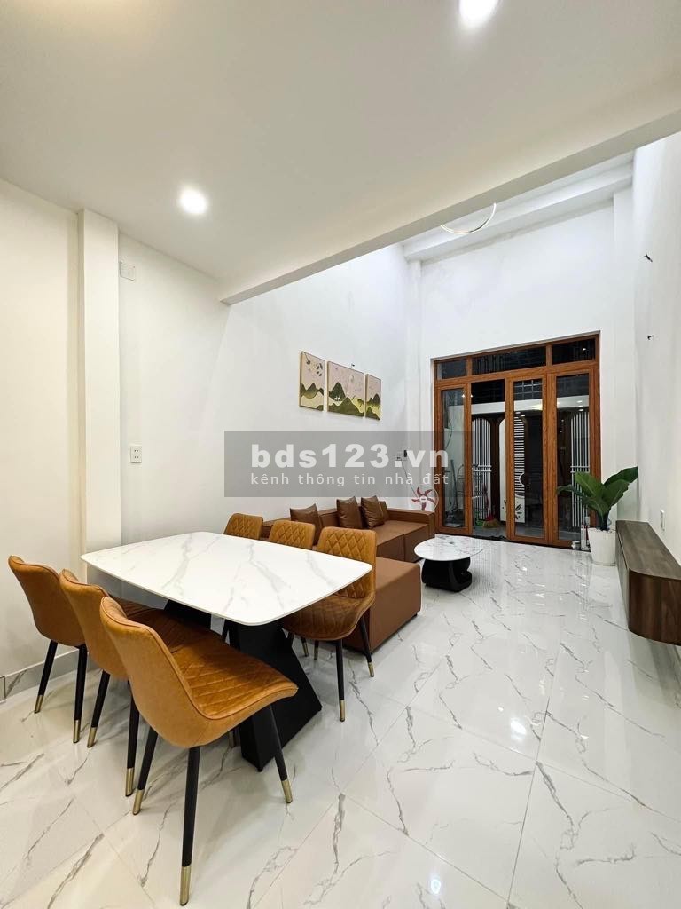 Bán nhà mới, Nở hậu, Hẻm ô tô, Phan Văn Trị - BT, 60m2, 1 trệt 1 lầu, chỉ 5,45 tỷ.