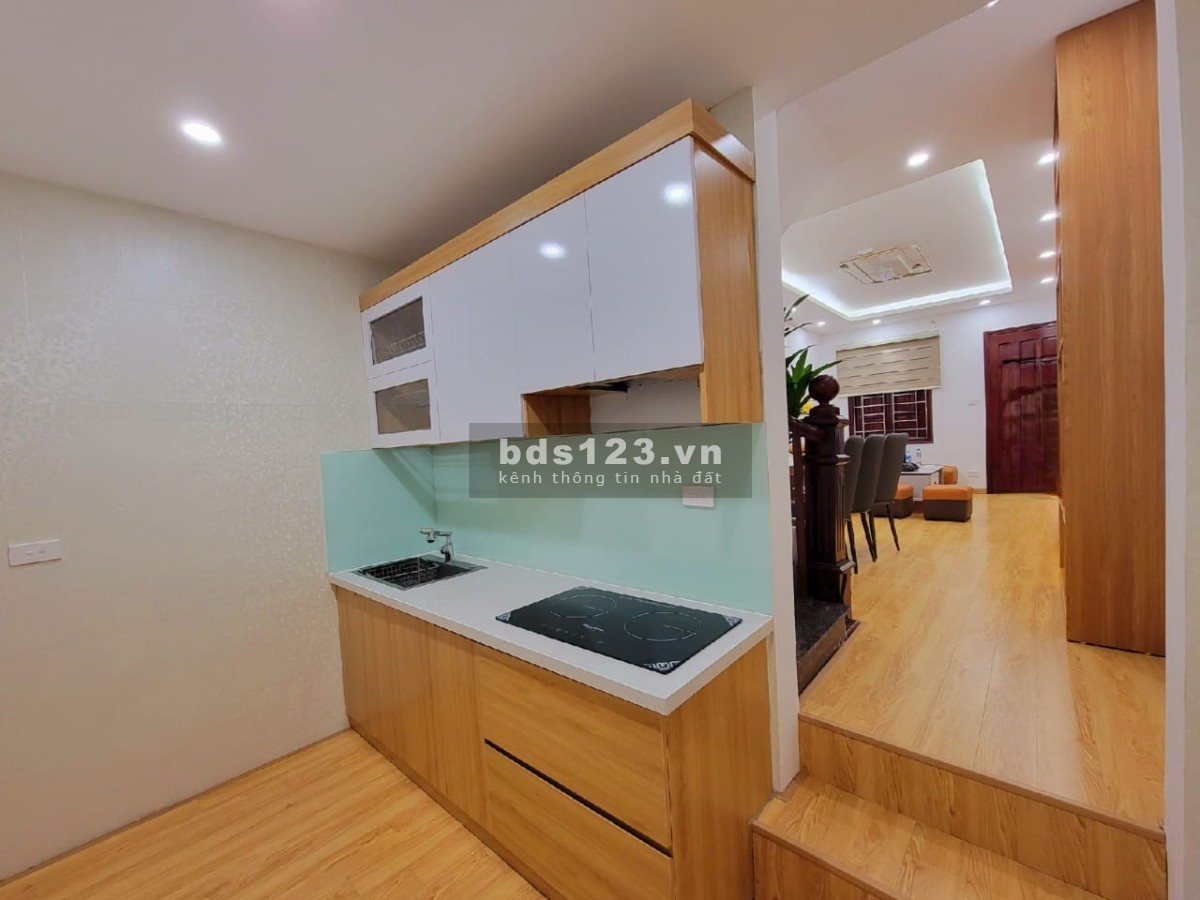 Bán Căn Hộ Phố Thanh Nhàn, Hai Bà Trưng 90m, 3 tầng, giá 3.45 tỷ.