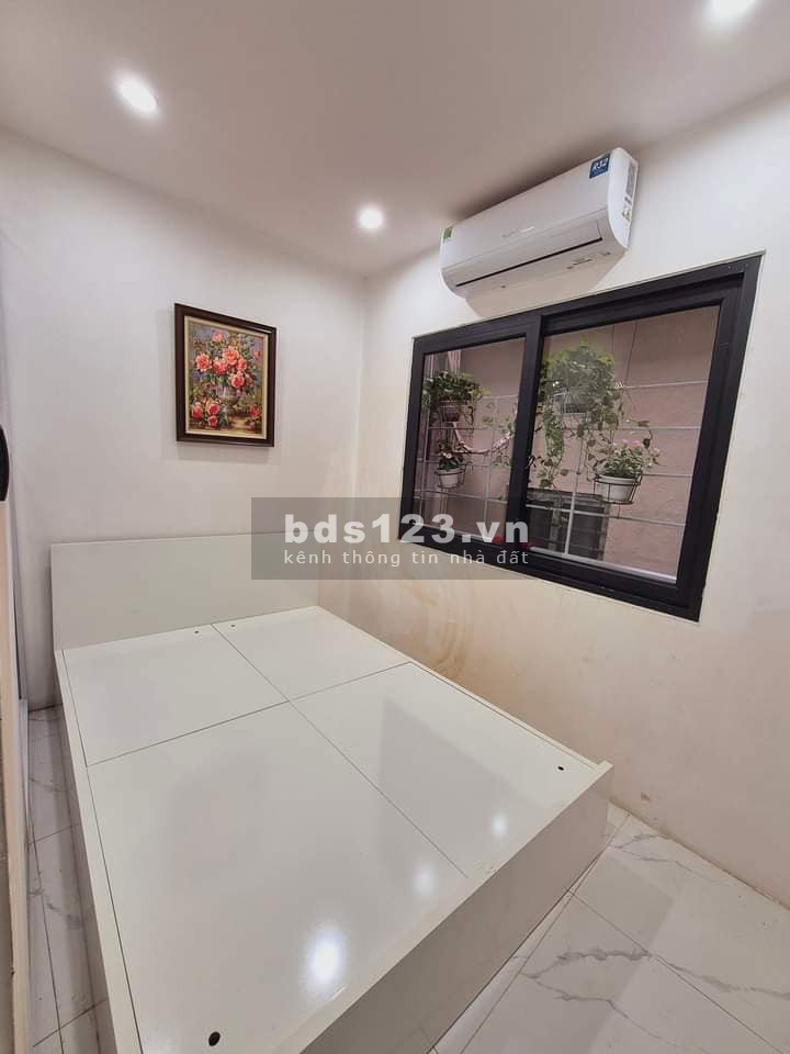 Bán Nhà Bạch Mai, Hai Bà Trưng 18m, 4 tầng, giá 3.05 tỷ.