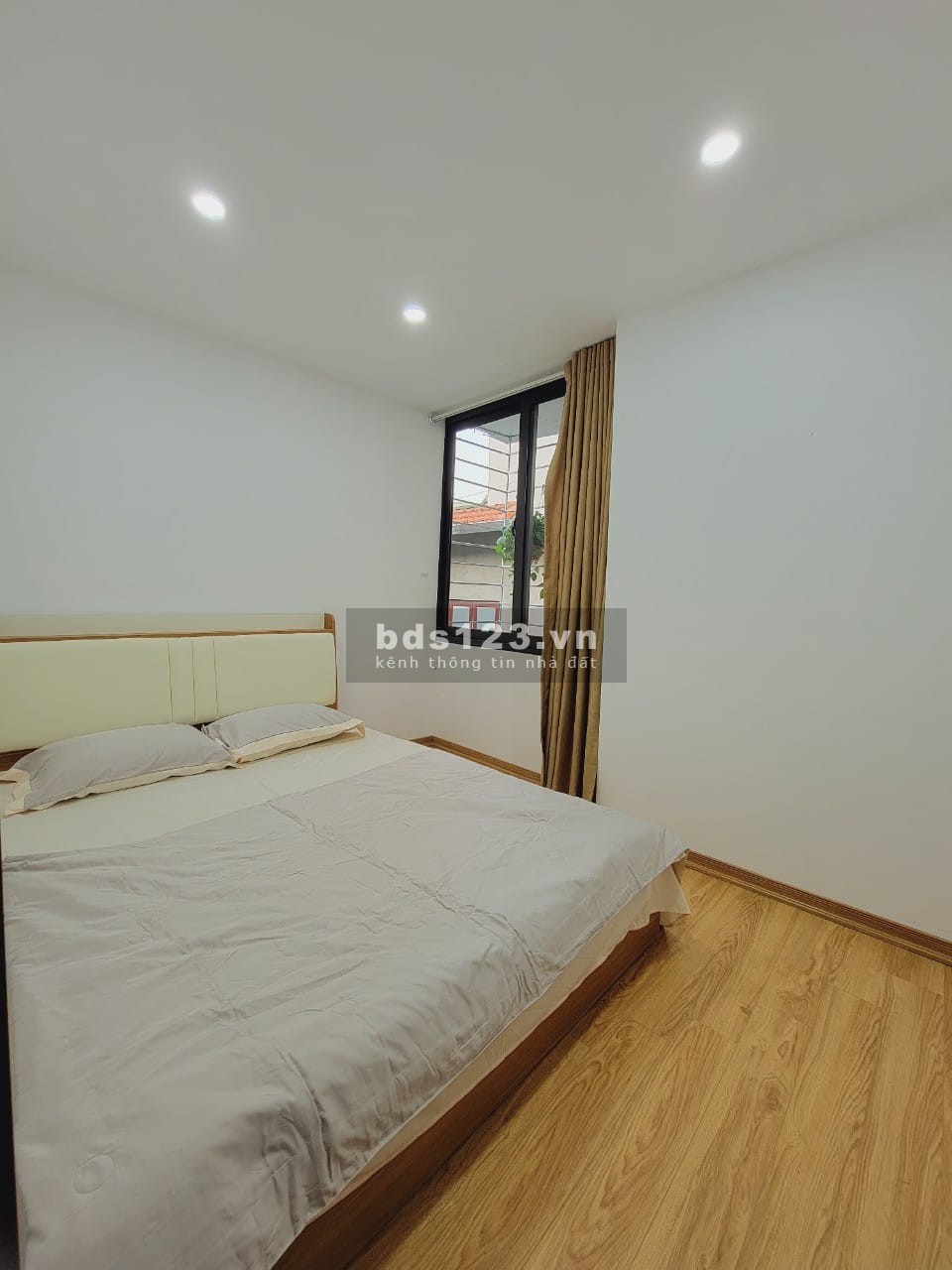 Bán Căn Hộ Phố Thanh Nhàn, Hai Bà Trưng 90m, 3 tầng, giá 3.45 tỷ.