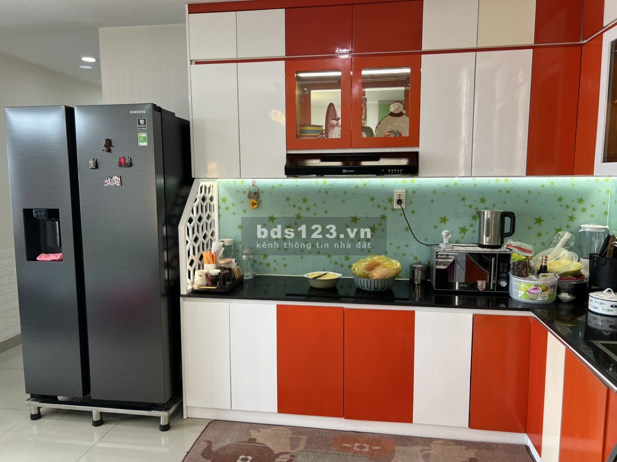 Bán căn hộ góc, diện tích 92m2, 3PN, 2WC, đầy đủ nội thất tại chung cư Moscow Tower