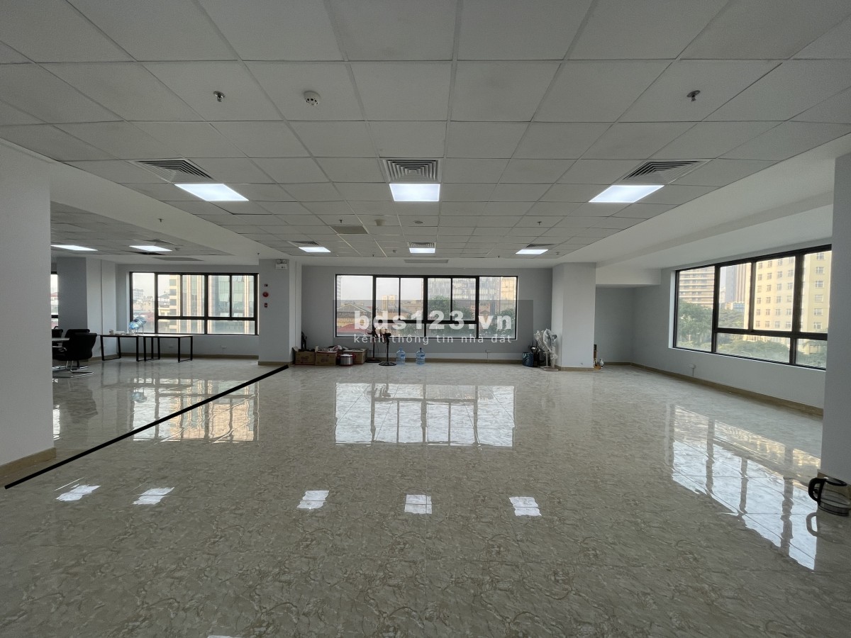Chính chủ cho thuê 260m2 sàn văn phòng Liễu Giai Tower