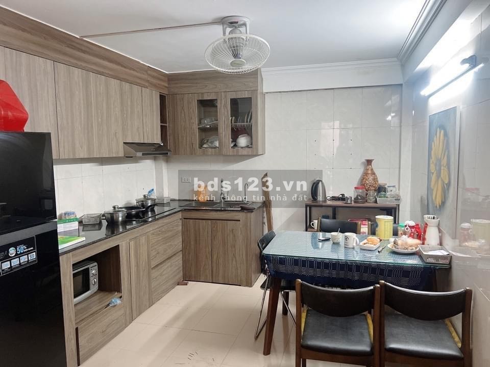 B.án nhà ngã 5 Hà Trì Hà Đông, khu trung tâm, gần khu vui chơi cho trẻ em, 4T, 33m2, nhỉnh 5 tỷ.