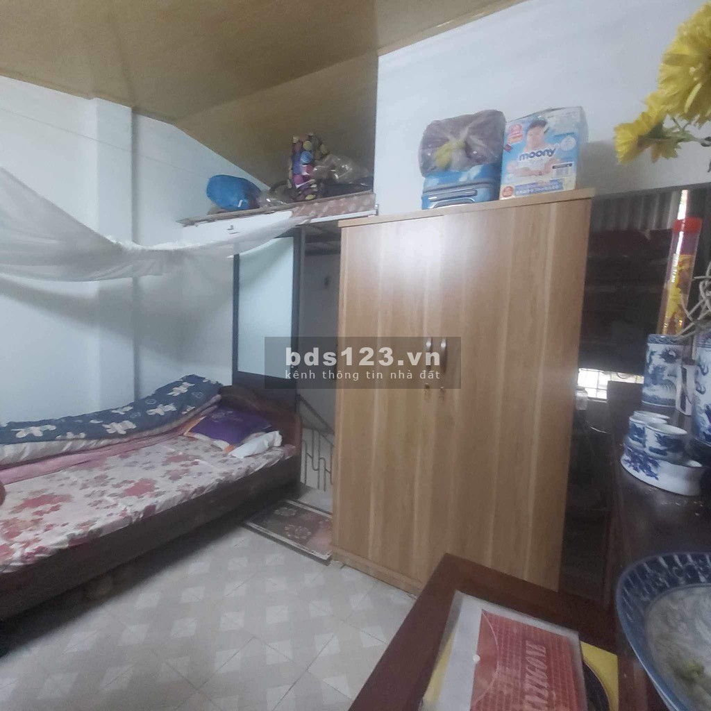 Bán nhà Ngô Quyền Hà Đông, nhà 2 mặt tiền quay ra đường lớn KĐT Văn Khê. 32m2, MT 4,8m.