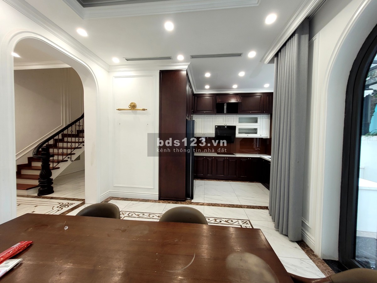Biệt thự Ngọc Trai đảo nhỏ hoàn thiện cao cấp mặt công viên, giá 44.x tỷ Vin Gia Lâm (0985941715)