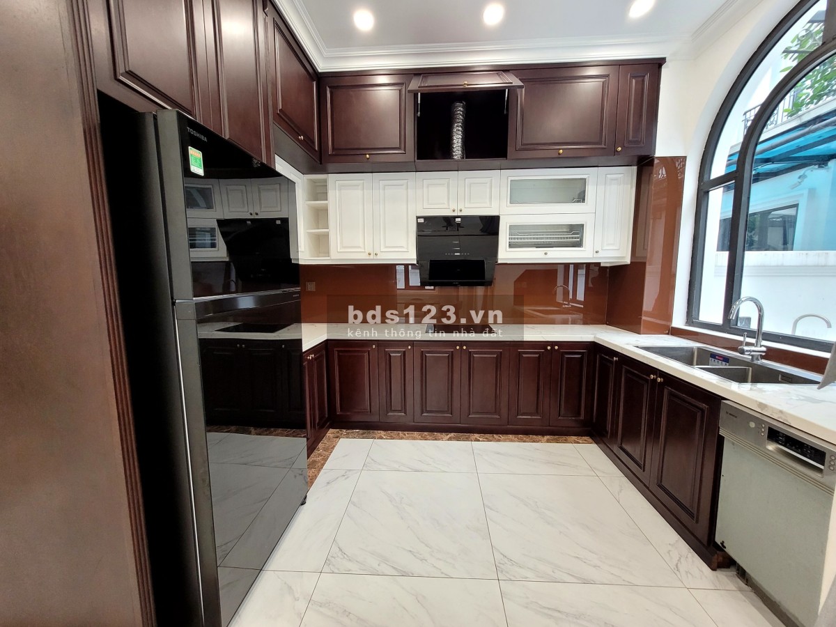 Biệt thự Ngọc Trai đảo nhỏ hoàn thiện cao cấp mặt công viên, giá 44.x tỷ Vin Gia Lâm (0985941715)