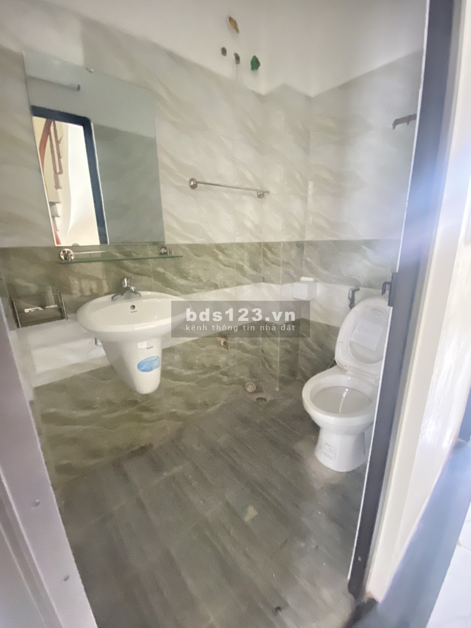 Rẻ số 1 Đại Thành. Nhà 40m (3 tầng*3Pn) Ô tô qua cổng giá chỉ 2.399 tỷ, về ở luôn.