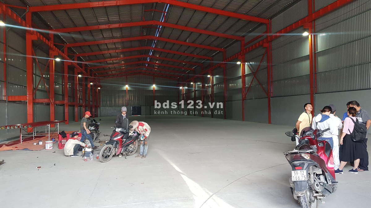 Bán gấp nhà xưởng phường An Phú Đông quận 12. dt: 1700m2 giá 76 tỷ lh: 0908561228