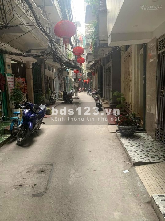 Bán nhà Đội Cấn Liễu Giai Ba Đình-lô góc 20m ra oto ,nhà dân xây chắc chắn, ở luôn 4 tỷ 8