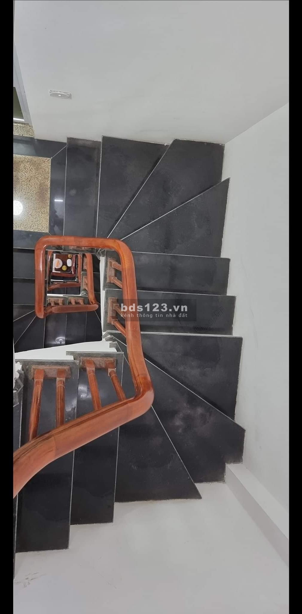 Bán nhà LÔ GÓC mặt ngõ Bạch Mai 38m2 nhỉnh 5 tỷ