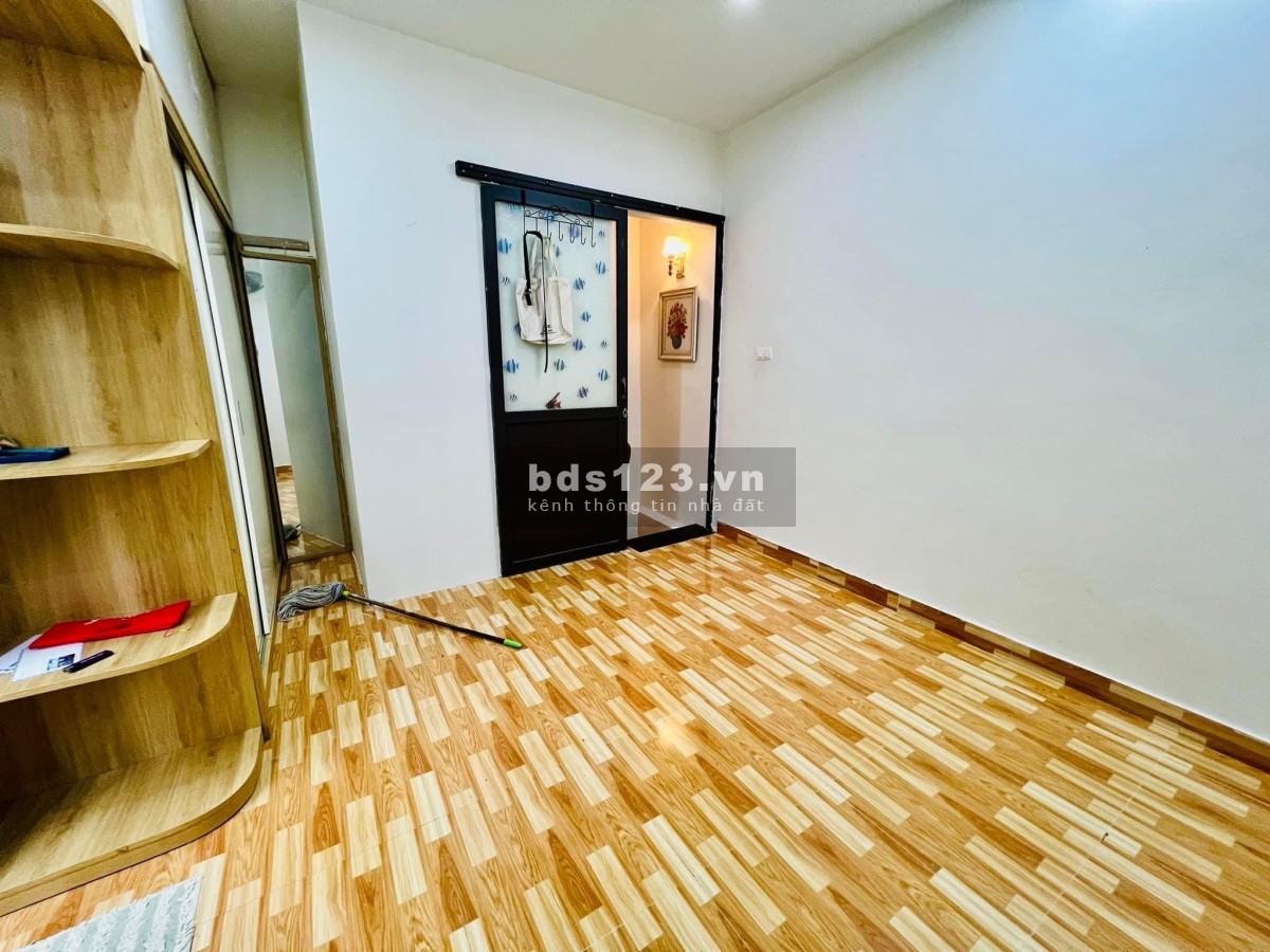 Chủ vỡ nợ cần bán gấp nhà 30m2 5T mặt tiền 3M Nhỉnh 3Tỷ