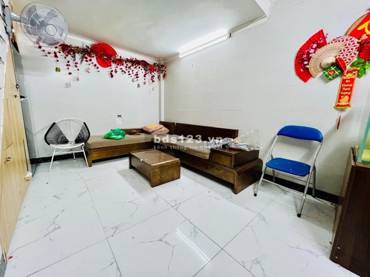 Chủ vỡ nợ cần bán gấp nhà 30m2 5T mặt tiền 3M Nhỉnh 3Tỷ
