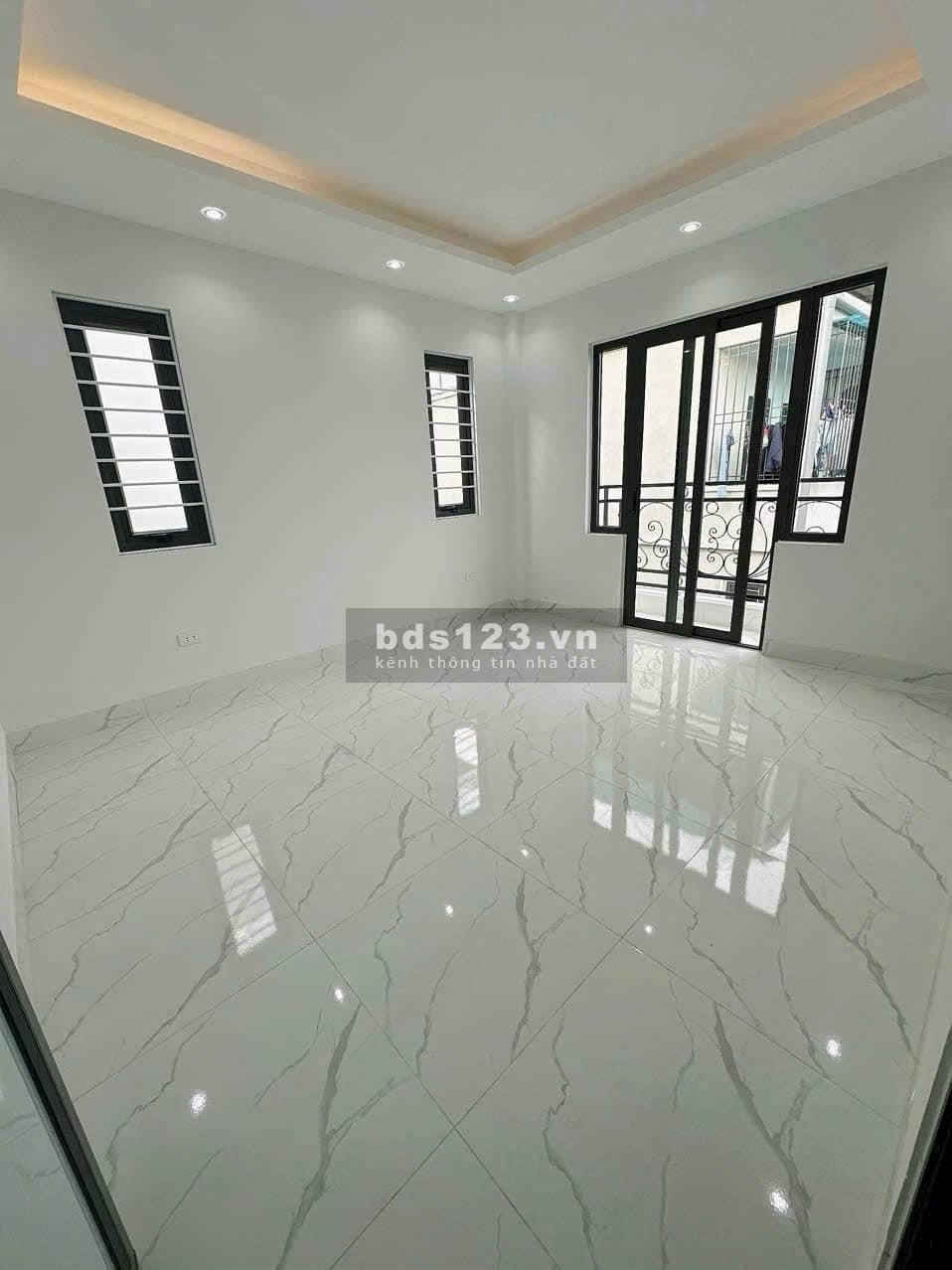 Siêu phẩm mặt đường kinh doanh chỉ cách kdt đô nghĩa ôtô cất trong nhà.