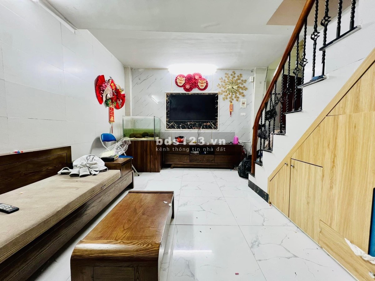 Chủ vỡ nợ cần bán gấp nhà 30m2 5T mặt tiền 3M Nhỉnh 3Tỷ