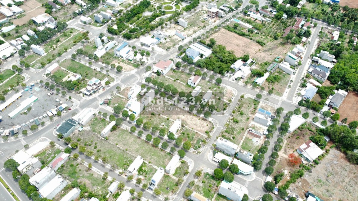 Lô đất TĐC 100m2 ngay công viên và chợ Hắc Dịch SHR chính chủ