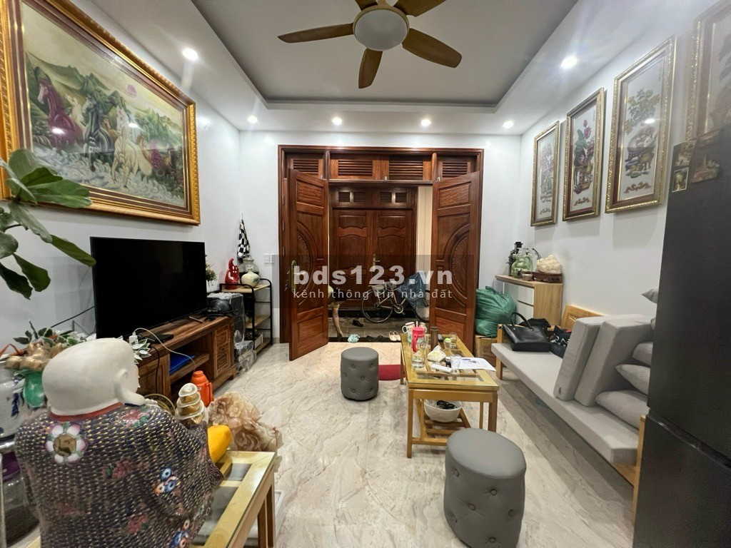 Nhà Mới Long Lanh - Phố CẦu Giấy - Xách VALI Về Ở Ngay !!!
