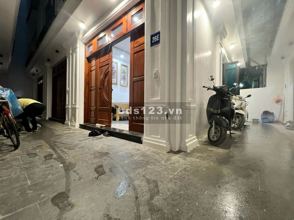 Nhà Mới Long Lanh - Phố CẦu Giấy - Xách VALI Về Ở Ngay !!!