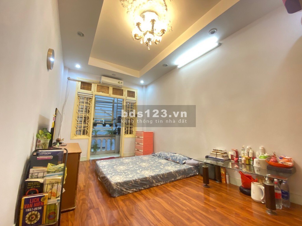 Bán nhà Xuân Diệu, lô góc, ngõ thông 2 phố lớn, 30M2, giá chỉ 6 tỷ