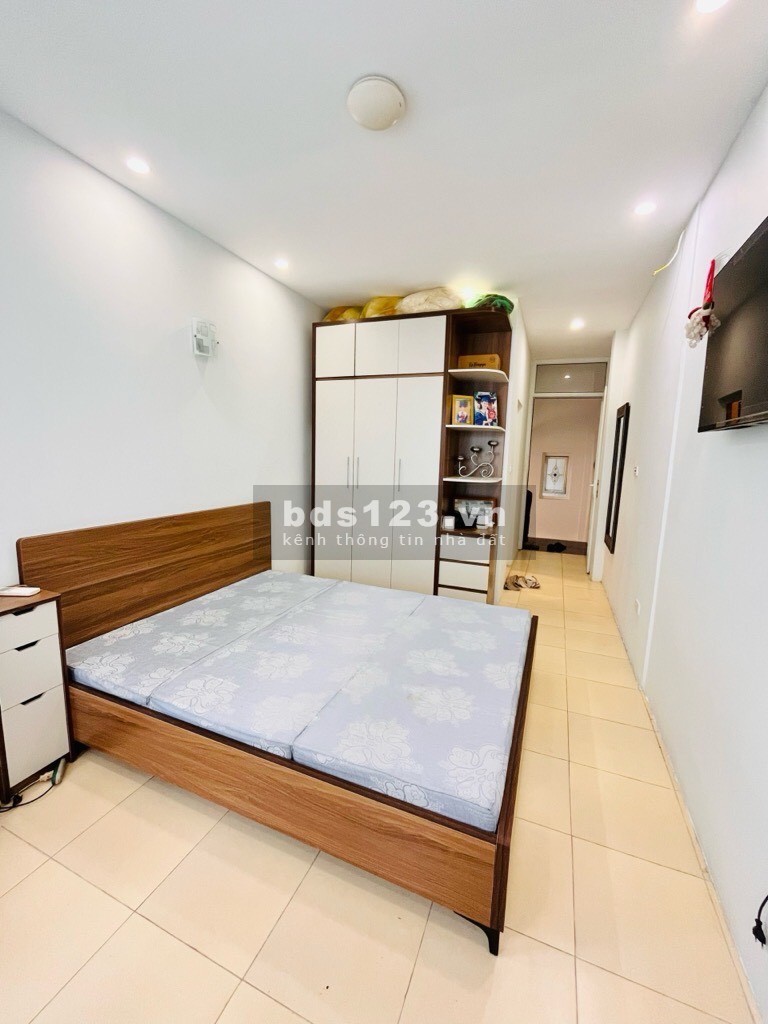 Bán nhà Xuân Diệu, ô tô, dòng tiền tốt, 31m, giá chỉ 9.5 tỷ