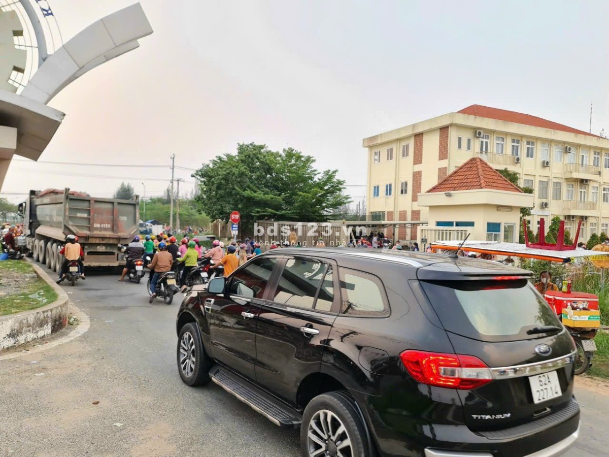 Bán dãy trọ 2 kiot và 8phòng 275,4m thổ cư GIÁ 900TR đường Xuyên Á, Gia Lộc, Trảng Bàng thu nhập cao