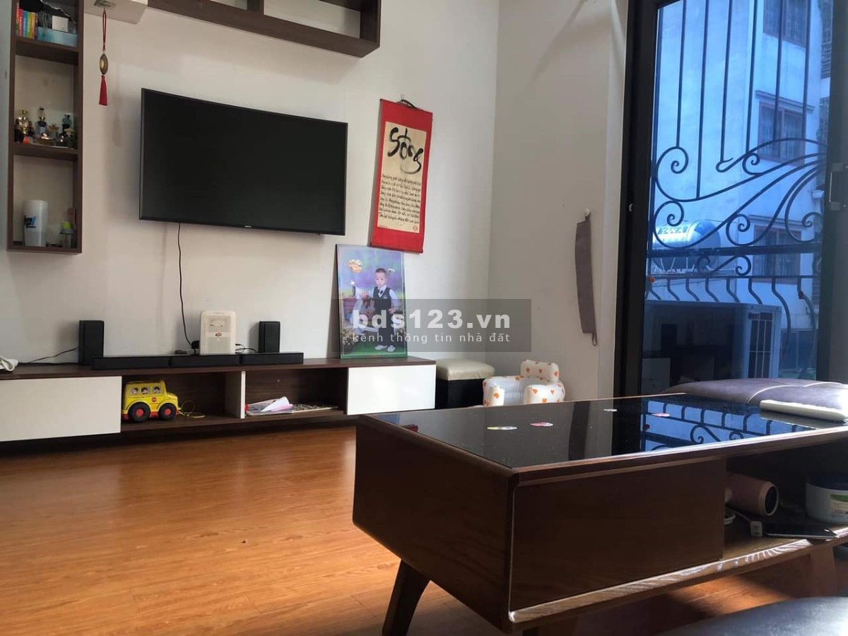Bán nhà Kim Đông, kinh doanh sầm uất, 37m2, giá 9 tỷ